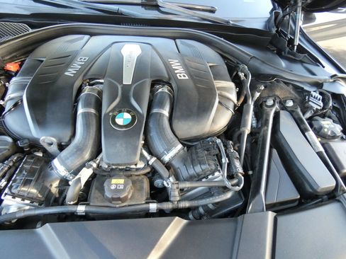 Used 2016 BMW 750i xDrive image 71