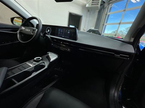 Used 2023 Kia EV6 Wind image 31