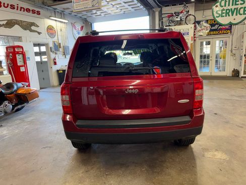 Used 2015 Jeep Patriot Latitude FWD image 4