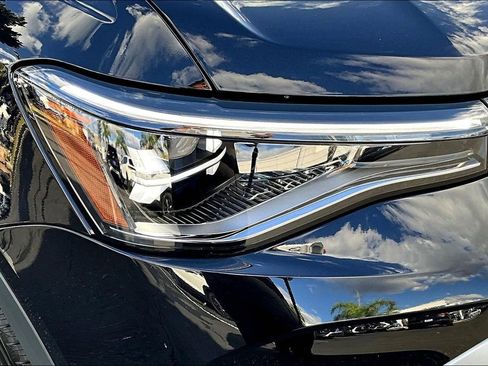 New 2026 Volkswagen Taos SE image 29