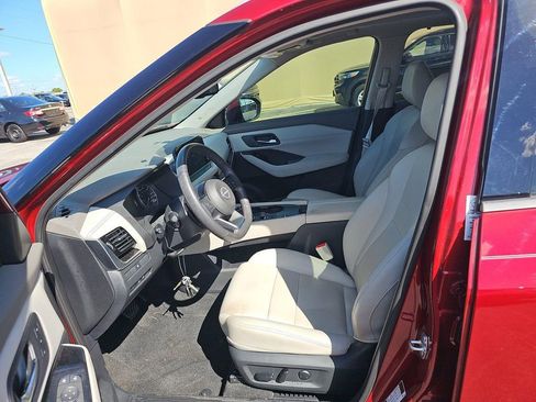 Used 2023 Nissan Rogue SL w/ SL Premium Package image 13