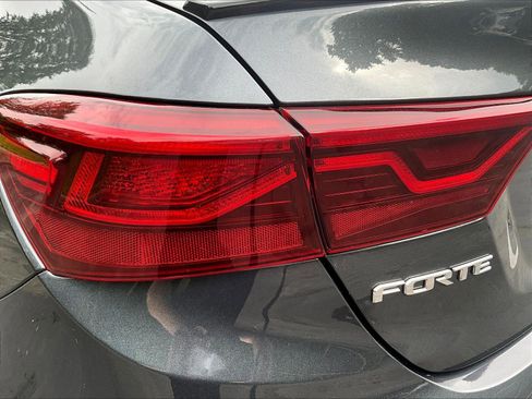 Used 2021 Kia Forte GT-Line FWD image 22