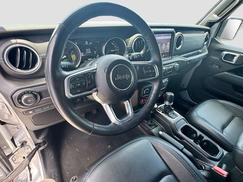 Used 2023 Jeep Wrangler Unlimited Rubicon 4xe w/ Cold Weather Group AWD/4WD image 10