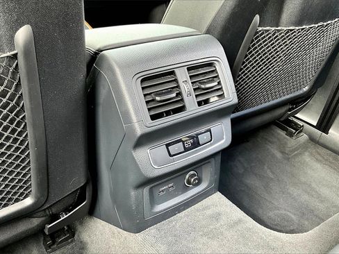 Used 2023 Audi Q5 2.0T Premium w/ Convenience Package image 10