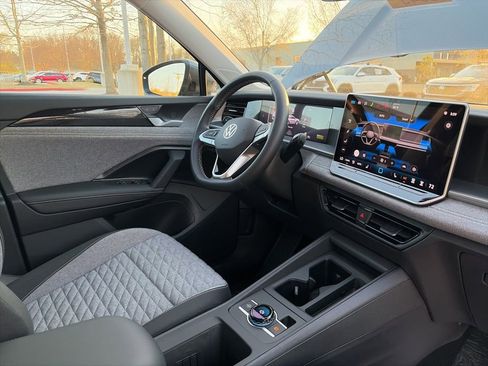 New 2026 Volkswagen Tiguan S FWD image 29