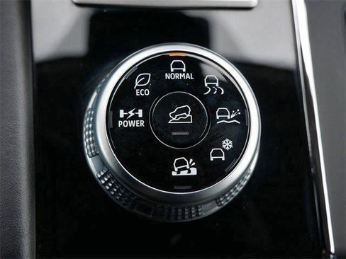 Used 2025 Mitsubishi Outlander SE image 25