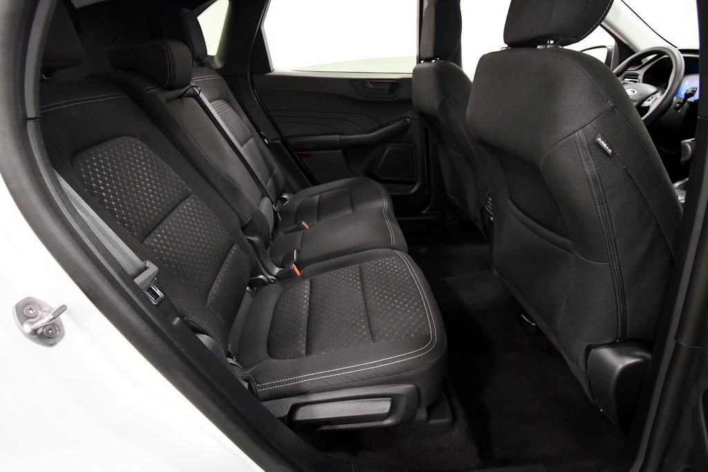 Used 2025 Ford Escape Active AWD/4WD image 17