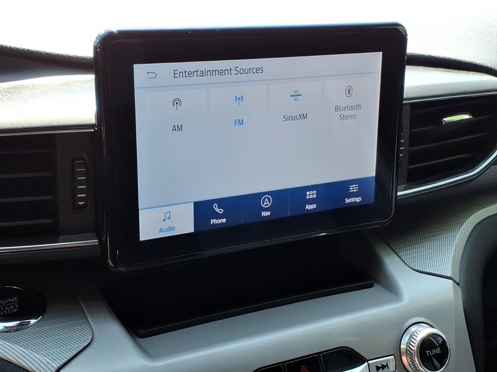 Used 2023 Ford Explorer XLT w/ Equipment Group 202A AWD/4WD image 20