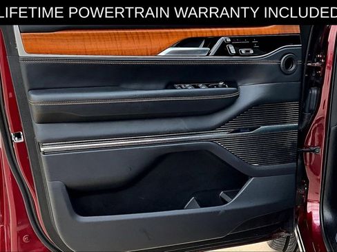 Used 2024 Jeep Grand Wagoneer L Series III image 23