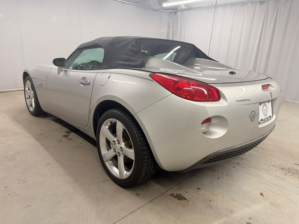 Used 2006 Pontiac Solstice Convertible w/ Premium Package RWD image 7