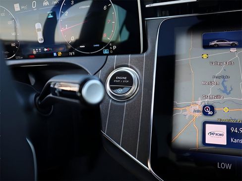 New 2026 Mercedes-Benz E 350 4MATIC Sedan image 37