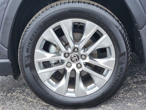 Used 2025 Toyota RAV4 XLE Premium FWD image 9