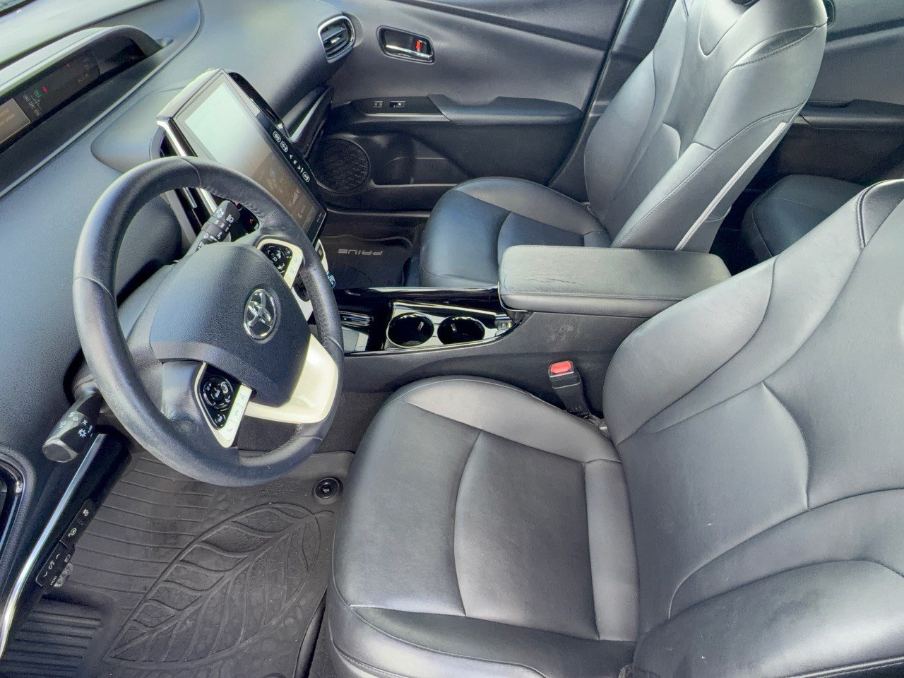 Used 2018 Toyota Prius Four w/ Advanced Technology Package FWD image 5