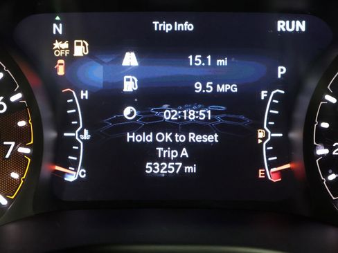 Used 2023 Jeep Compass Latitude AWD/4WD image 2