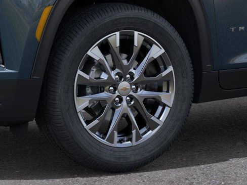 New 2026 Chevrolet Traverse LT w/ Sun and Wheel Package FWD image 9