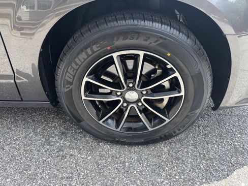 Used 2016 Dodge Grand Caravan R/T FWD image 10