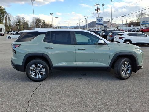 Used 2026 Chevrolet Equinox LT w/ Convenience Package II image 3