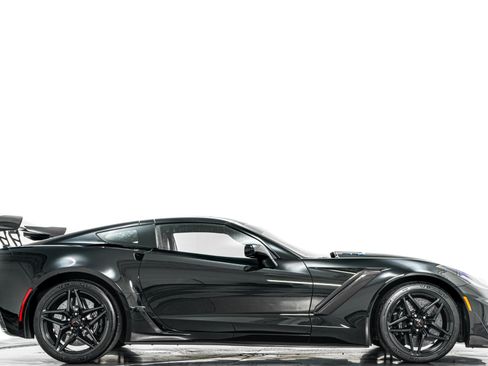 Used 2019 Chevrolet Corvette ZR1 w/ ZTK Track Performance Package RWD image 2