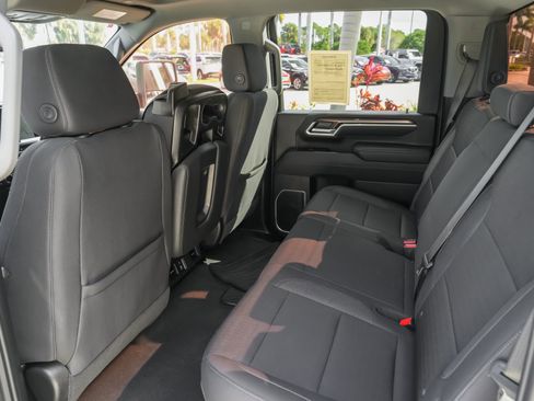 Used 2025 Chevrolet Silverado 2500 LT w/ Convenience Package image 34