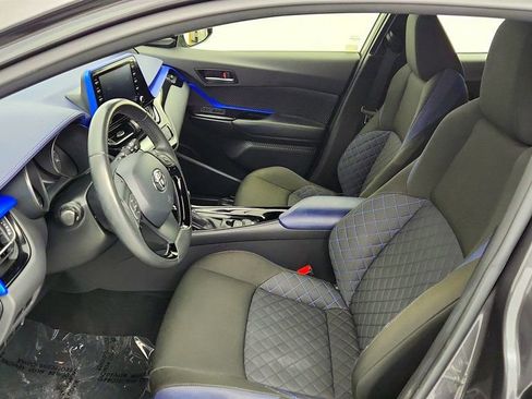 Used 2021 Toyota C-HR XLE image 19
