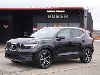 Used 2023 Volvo XC40 B5 Plus