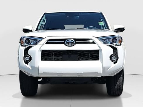 Certified 2022 Toyota 4Runner SR5 Premium AWD/4WD image 2