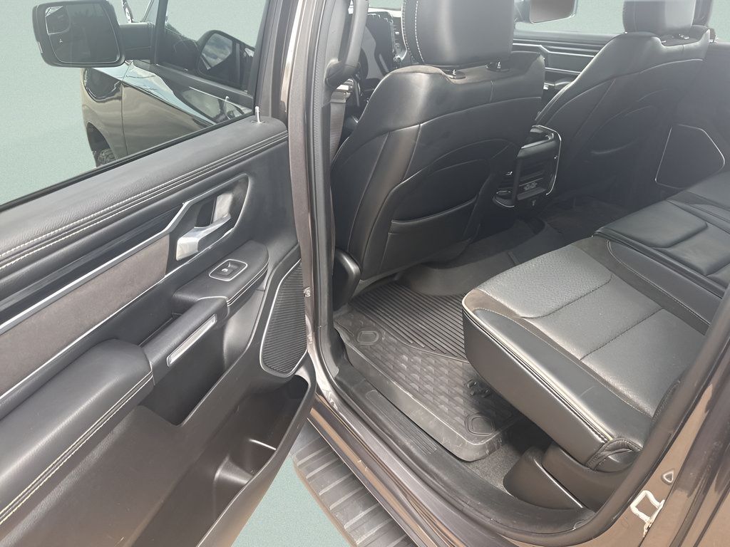 Used 2023 RAM 1500 Laramie AWD/4WD image 9