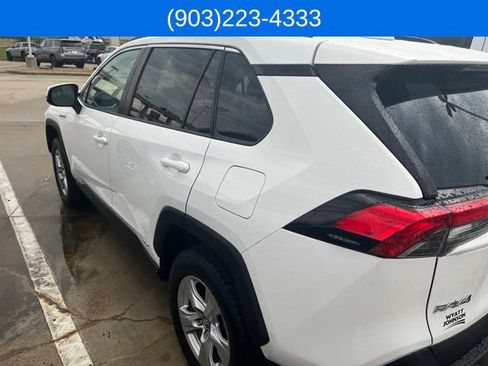 Used 2019 Toyota RAV4 XLE w/ Convenience Package AWD/4WD image 4