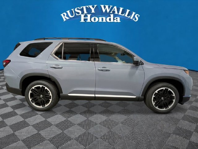 New 2026 Honda Pilot Touring image 2