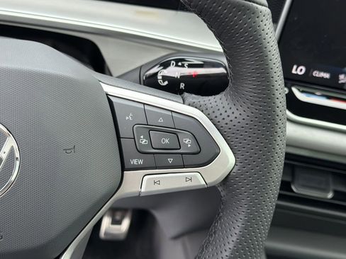 New 2026 Volkswagen Tiguan SE R-Line image 28