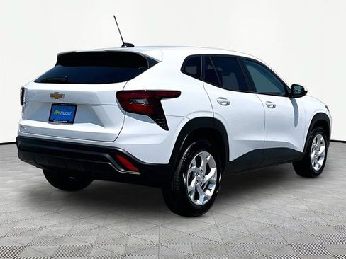 New 2026 Chevrolet Trax LS w/ LS Convenience Package FWD image 6