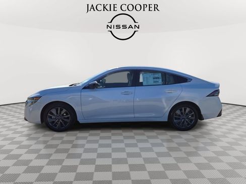 New 2026 Nissan Sentra SL w/ Floor Mat Package FWD image 2