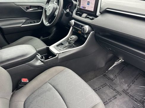 Used 2023 Toyota RAV4 XLE w/ Convenience Package FWD image 20