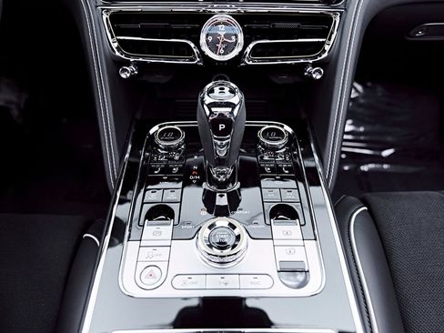 Used 2023 Bentley Flying Spur S V8 AWD/4WD image 73