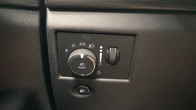 Used 2020 Jeep Grand Cherokee Altitude AWD/4WD image 19