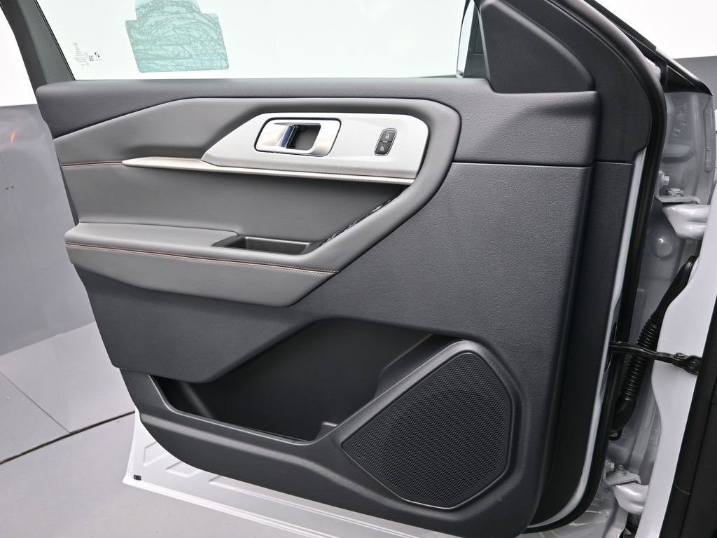 New 2026 Ford Explorer Active w/ Active Comfort Package AWD/4WD image 7
