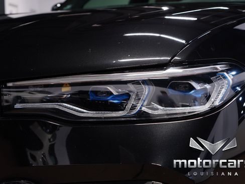 Used 2021 BMW X7 M50i w/ Dynamic Handling Package AWD/4WD image 11