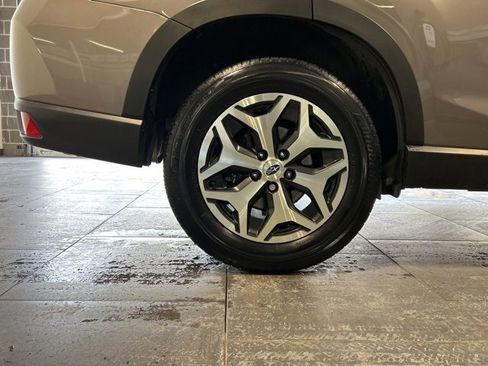 Used 2023 Subaru Forester Premium image 43