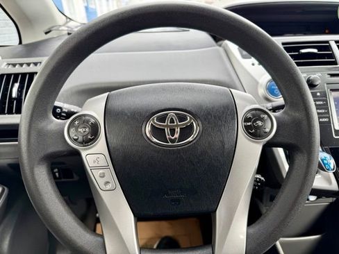 Used 2014 Toyota Prius V Three image 26