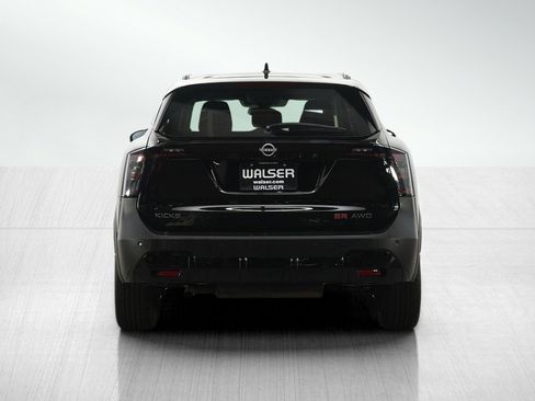 Used 2025 Nissan Kicks SR w/ SR Premium Package AWD/4WD image 4