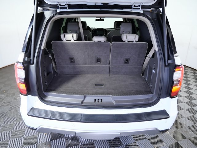 Used 2018 Ford Expedition Limited w/ Equipment Group 301A AWD/4WD image 8