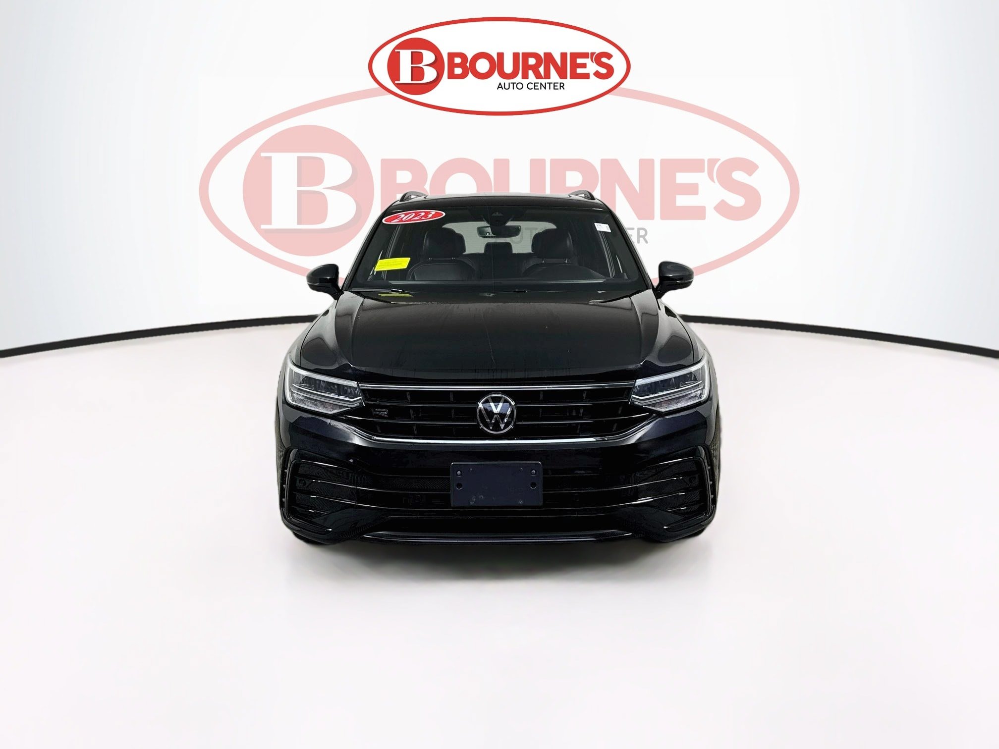 Used 2023 Volkswagen Tiguan SE R-Line AWD/4WD image 6
