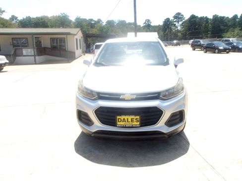 Used 2018 Chevrolet Trax LS FWD image 3