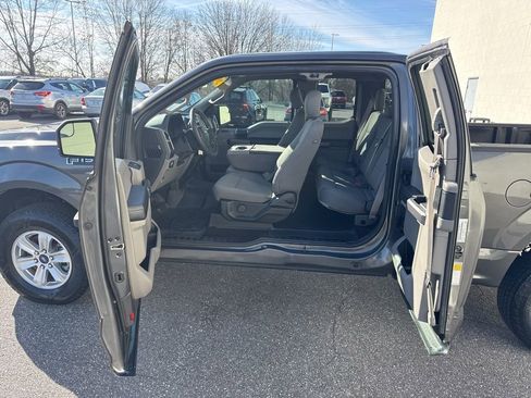 Used 2018 Ford F150 XLT image 11