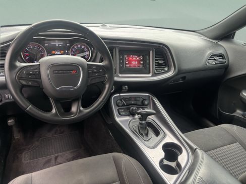 Used 2016 Dodge Challenger SXT RWD image 23
