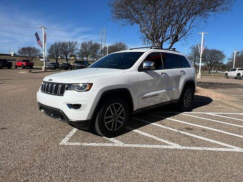 Used 2021 Jeep Grand Cherokee Limited w/ Luxury Group II image 2