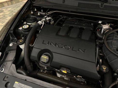 Used 2009 Lincoln MKS FWD image 50