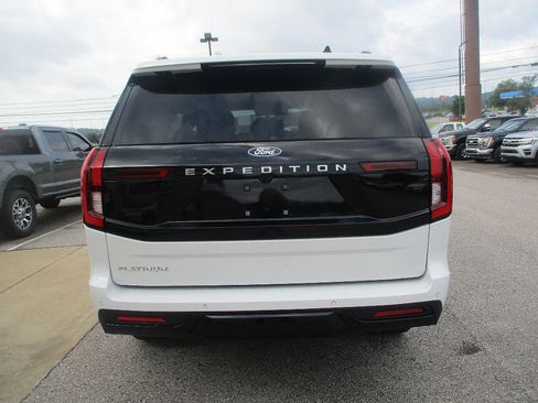 New 2027 Ford Expedition Platinum w/ Platinum Ultimate Package AWD/4WD image 21