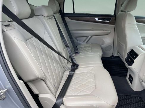 Used 2024 Volkswagen Atlas SEL Premium R-Line AWD/4WD image 18