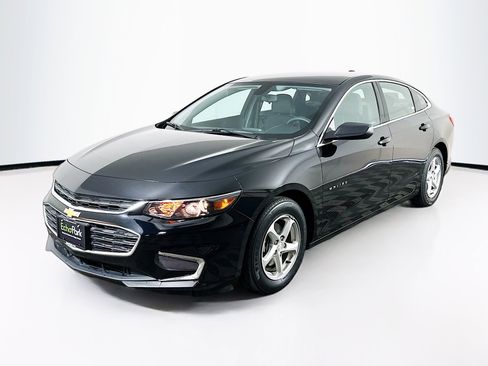 Used 2018 Chevrolet Malibu LS image 3